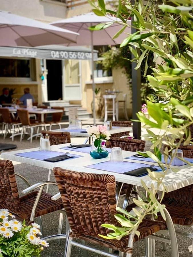 Hotel Restaurant La Plage Port-Saint-Louis-du-Rhône Exteriör bild